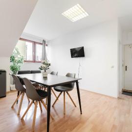 feworld living - Linz, hotel in Linz