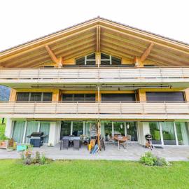Apartment Kronenplatz 11 OG by Interhome，倫克的飯店