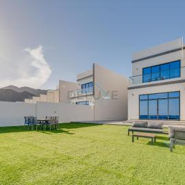 Gulf and Mountain Views 4BR Villa with Assistant Room on Al Dana Island Fujairah by Deluxe Holiday Homes