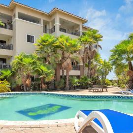 Bon Bida Flamingo with refreshing shared swimming pool