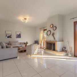 Melanes Serenity 3Br Apartment, hotel v destinácii Mélanes