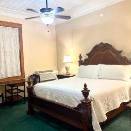 The Eastland Historic Hotel- Imperial Room: Eastland şehrinde bir otel