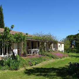 Longère de charme avec studio idépendant a louer a la semaine entre cèze et cevennes