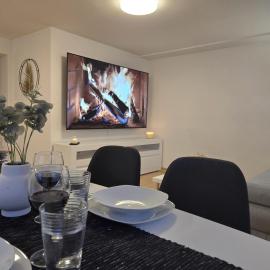 Holiday&Stay, City Apartment, Küche, 85Zoll TV, WLAN, viešbutis mieste Veingartenas
