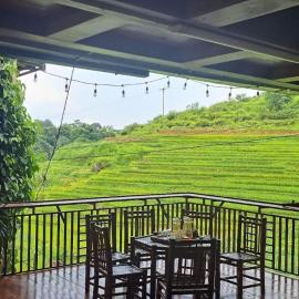 House By The Stream, Hotel in Lũng Tiềm