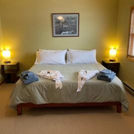 Relaxing Couples Getaway Mountain Views, hotel a Lake Placid