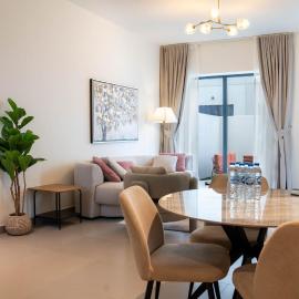 F1 Dream 4BR Villa! - Yas Island, Hotel in Abu Dhabi