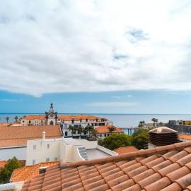 Brava 3-Bed Home - Best Location & Free Parking, hotel in Ribeira Brava