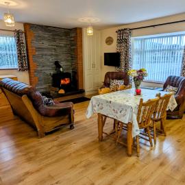 Skellig View Sunset Cliffs View Apartment, hotel a Portmagee