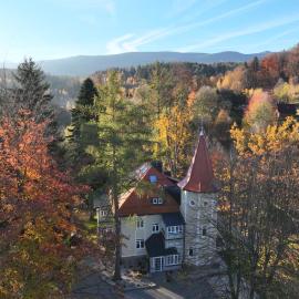 Zamek Przesieka, hotel a Przesieka