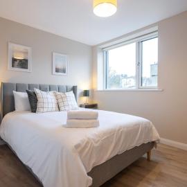 3rd Floor Stylish 2-Bed Apartment