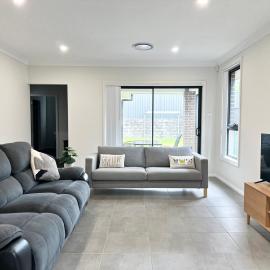 Convenient and Peaceful 4BR New House in Gregory Hills