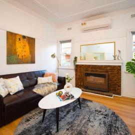 Golden & Perfectly Located Family Home at Hampton, hotel a Melbourne