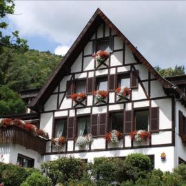 Hotel Das Waldhaus in Maikammer, hotel v destinácii Maikammer