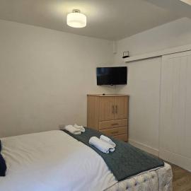 City Chic Retreat in Bridgend