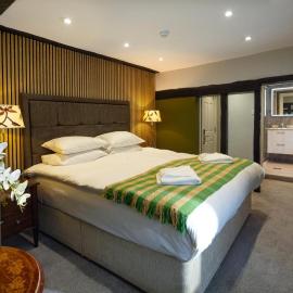 Whyte Harte Hotel, hotel di Bletchingley