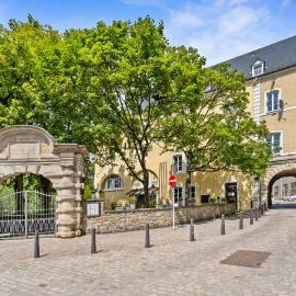Modern Apartments in Clausen with WiFi, Kitchen & Workspace, hotel v destinácii Luxembourg