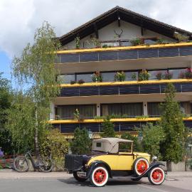 Hotel Hirsch mit Café Klösterle, hotel en Enzklösterle