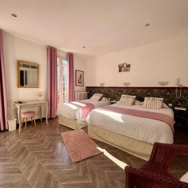 Le Grand Hotel, отель в городе Форкалькье