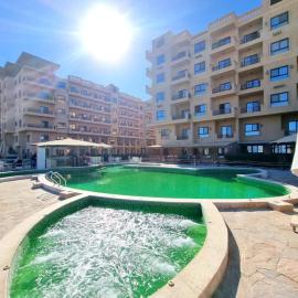 Beachfront Stay - Pool - Balcony - Central