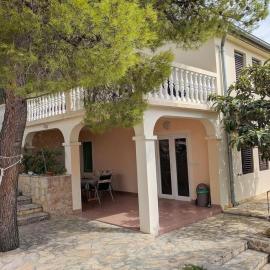 Apartments Var, hotel in Sveta Nedelja