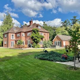 Hedgerows House New Forest, Hotel in Ringwood