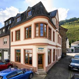 BG Living & Hosting - Großzügiges Ferienhaus an der Mosel in Traben-Trarbach - Top Lage - bis 16 Personen, Parkplatz, WLAN & Netflix