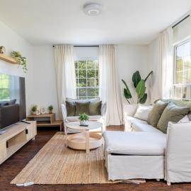 Cozy Duplex w King Bed 2 Full, Hotel in Maryville