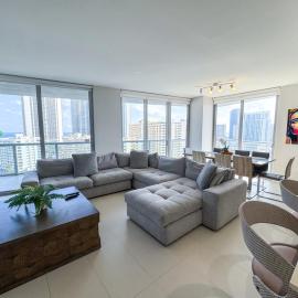 Luxury 3 bedroom condo with pool