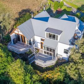 Relax with the Bellbirds in Akaroa, hotel in Akaroa