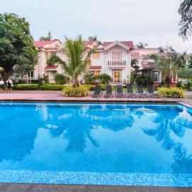 Riviera 01, Siolim- 3BHK Villa With Pool View, khách sạn ở Siolim