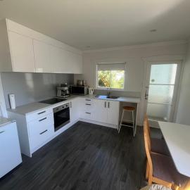 Pohutukawa Oasis - 1 bed apartment, viešbutis mieste Red Beach