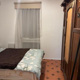 Single room with shared bathroom 2