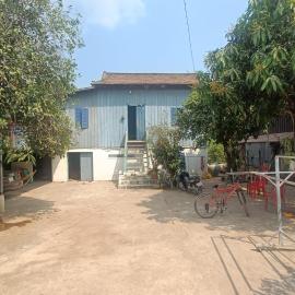 Cheung Kok Eco tourism village homestay, hotelli kohteessa Phumĭ Krâla