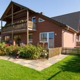 Ferienwohnungen Dornbuschblick，德蘭斯克的飯店