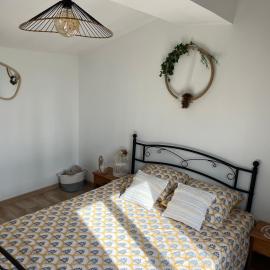 Chambre et salle de bain indépendantes, hotel in Lisle-sur-Tarn