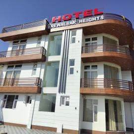 Hotel Rewalsar Heights, хотел в Манди