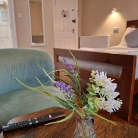 Inn By The Sea, PORTSMOUTH, Parking EV 22kW Available