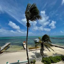 Belizian Reef Suites, hotel in San Pedro