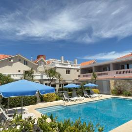 Ivamar Hotel & Apart، فندق في أوستند