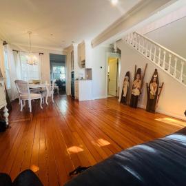 3 level, home near downtown!