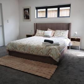 Luxury and Nature View Stay, hotel v destinácii Helensville