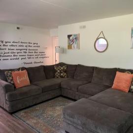 Lovely One Bedroom Apartment, hotel u gradu Merilvil