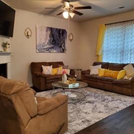 Pet Friendly, Free Breakfast, 3Bed 2Bath Covington Cozy Hideaway, Hotel in Covington