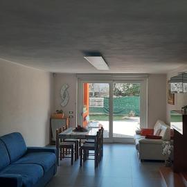 SEVEN HOUSE