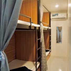 Sunset Paradise Hostel, hotel u gradu Moalboal
