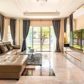 Top family house in peaceful area with lake view 3BR 15 mins to city