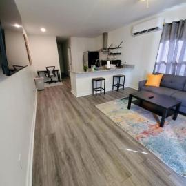 LakewoodLyon Park Renovated Cottage Near Duke 26A