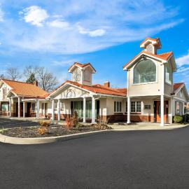 Clarence में, होटल Village Haven Inn & Extended Stay