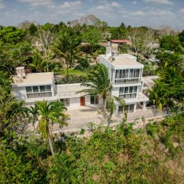 Luxury Lake Villa with Pool & Lagoon Views in Bacalar, hotel em Xul-Ha